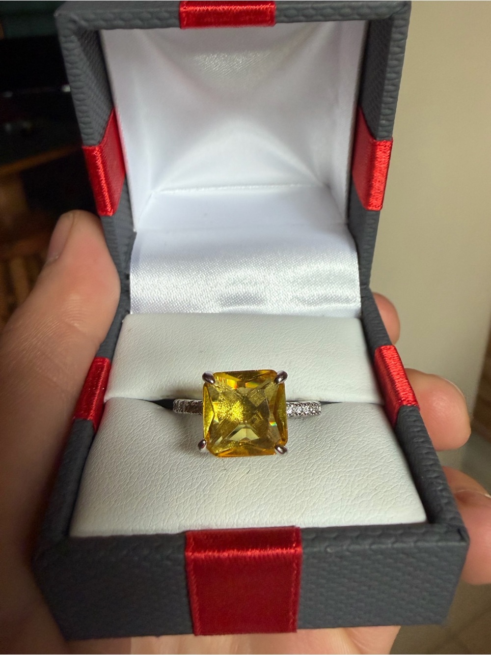 Cocktail Ring size 6 - Picture 2 of 2